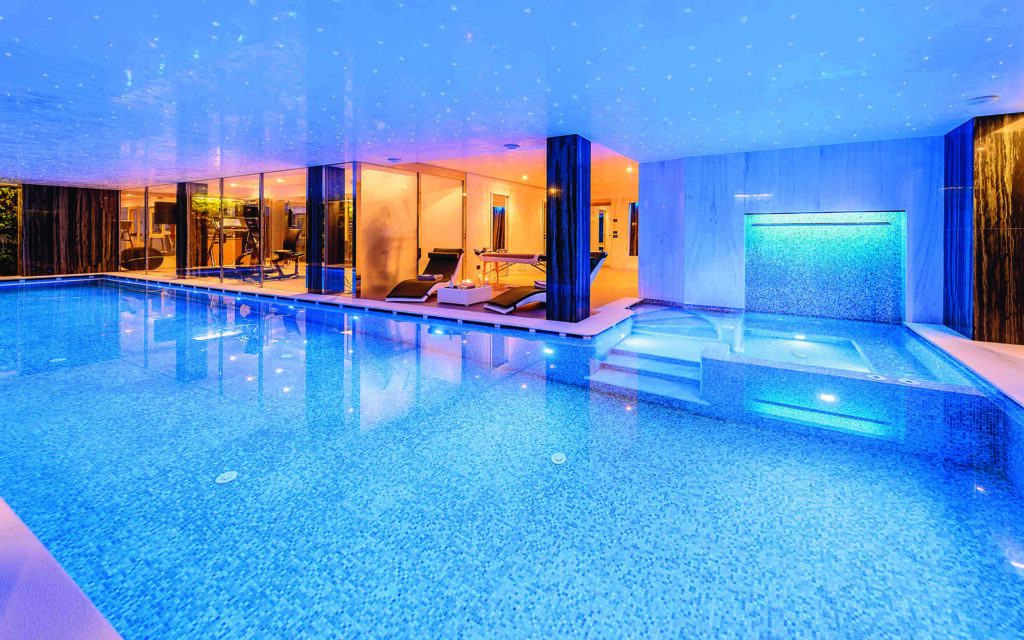 3 Pool and wellness area