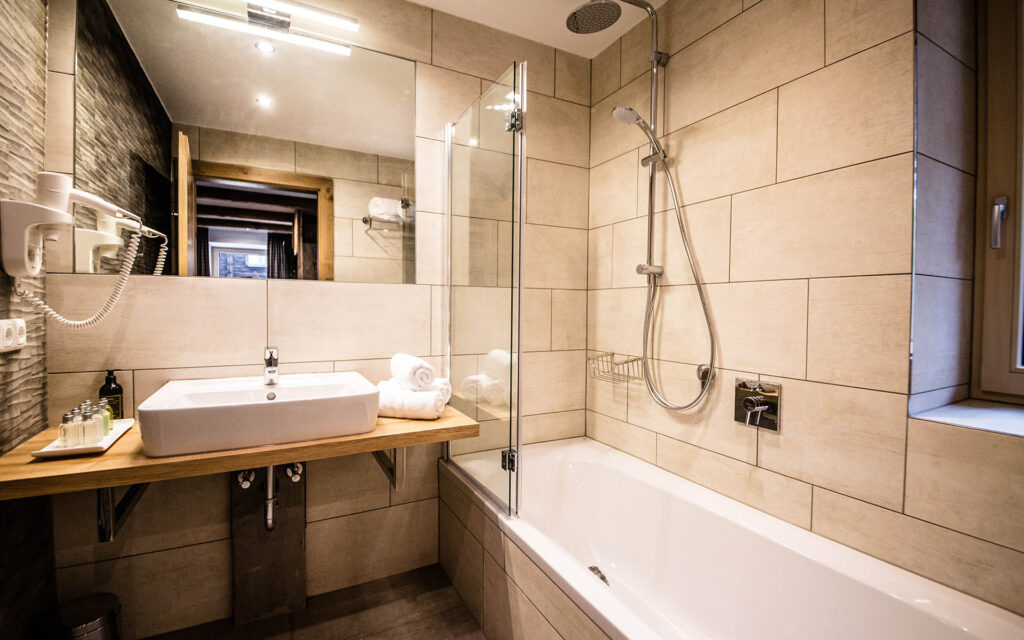 53 Bathroom Image 1