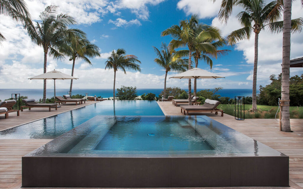 Blanc Bleu   Pool