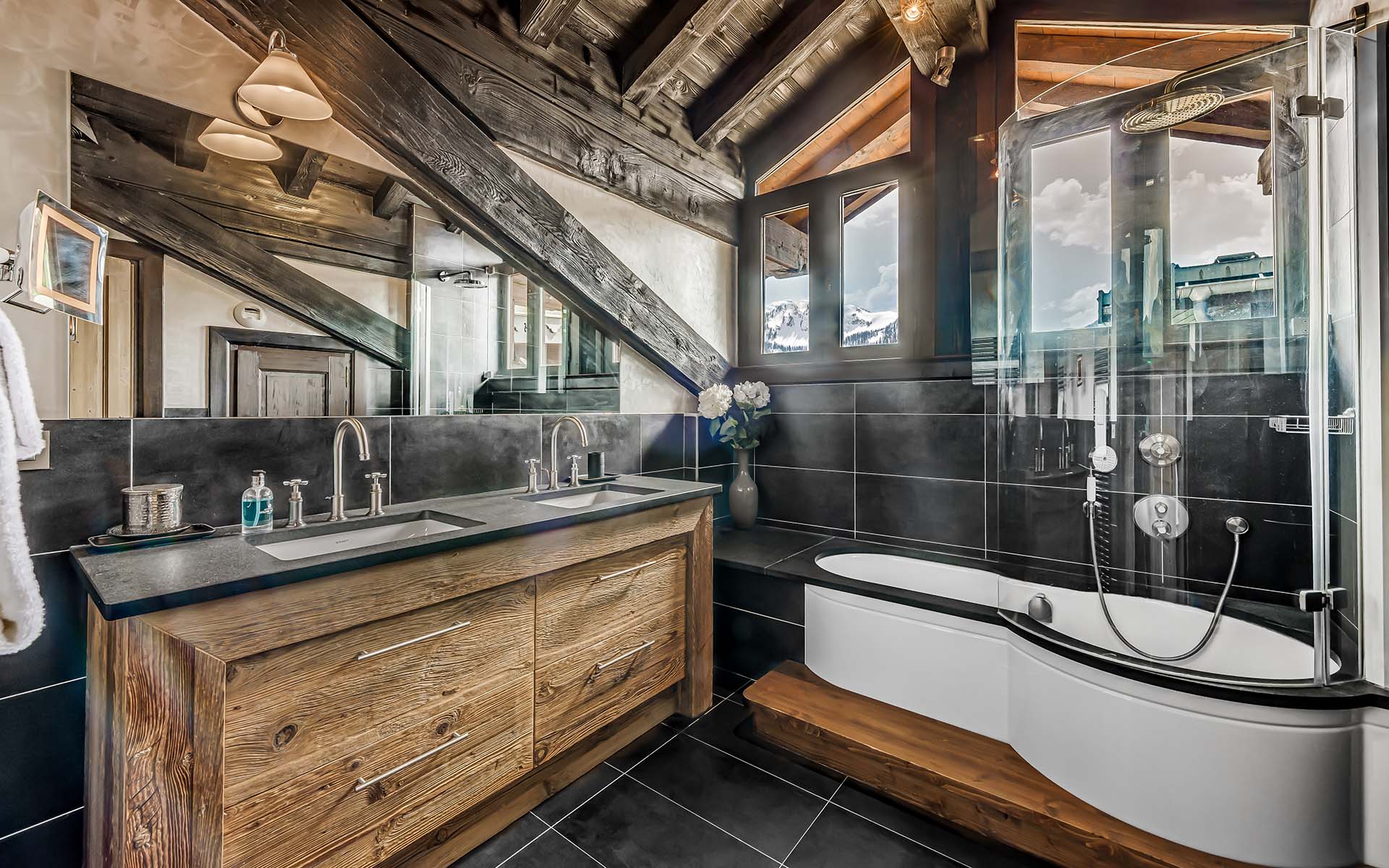 Chalet St Christophe, Courchevel 1850