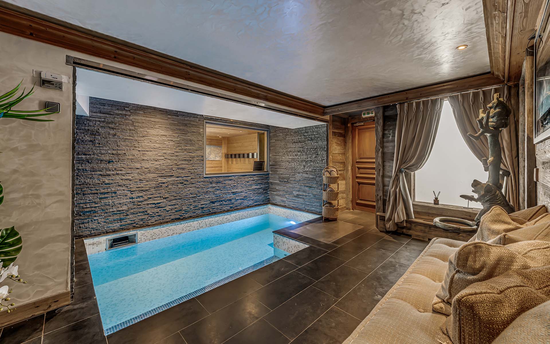 Chalet St Christophe, Courchevel 1850