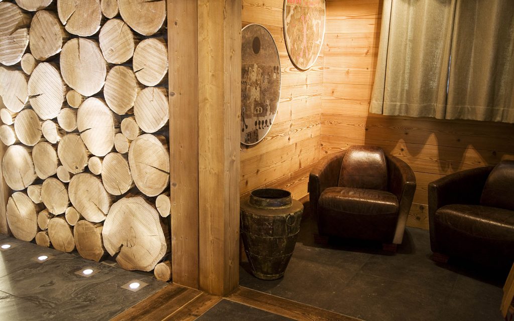 Entrance chairs