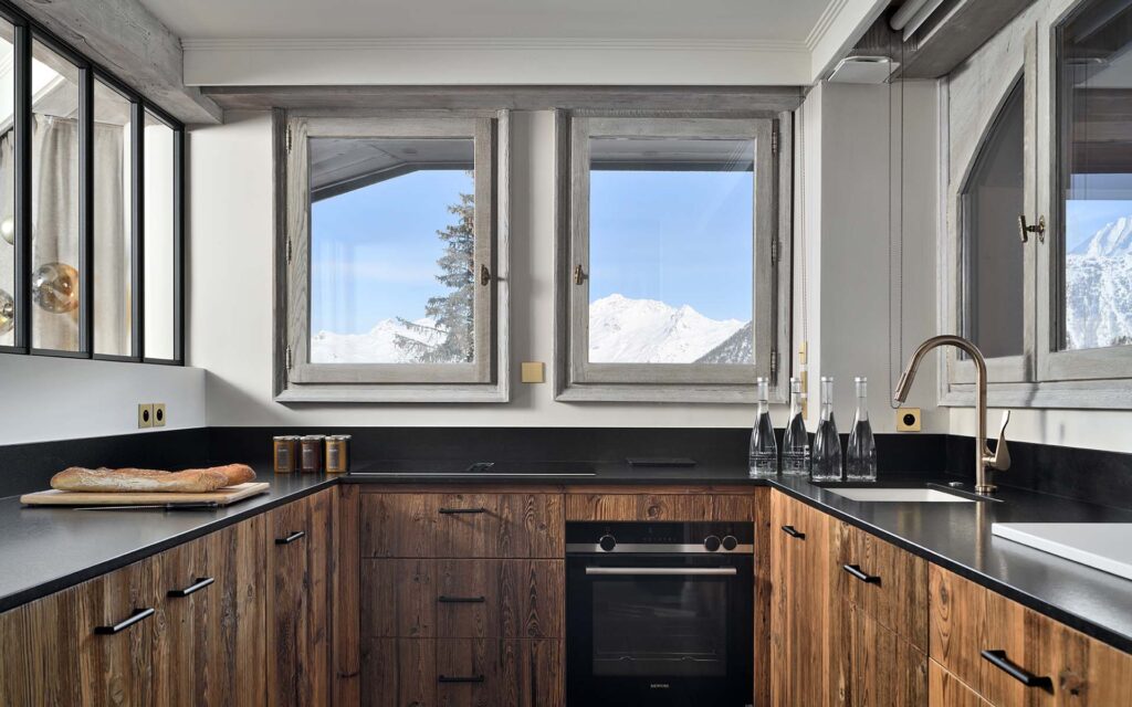 Hotel Le Strato Pyramides 2 bedroom Luxury Ski Chalet Courchevel 1850 France 2