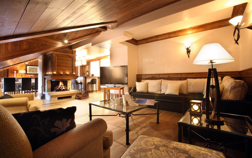 Loft 4 Lounge 12201 High
