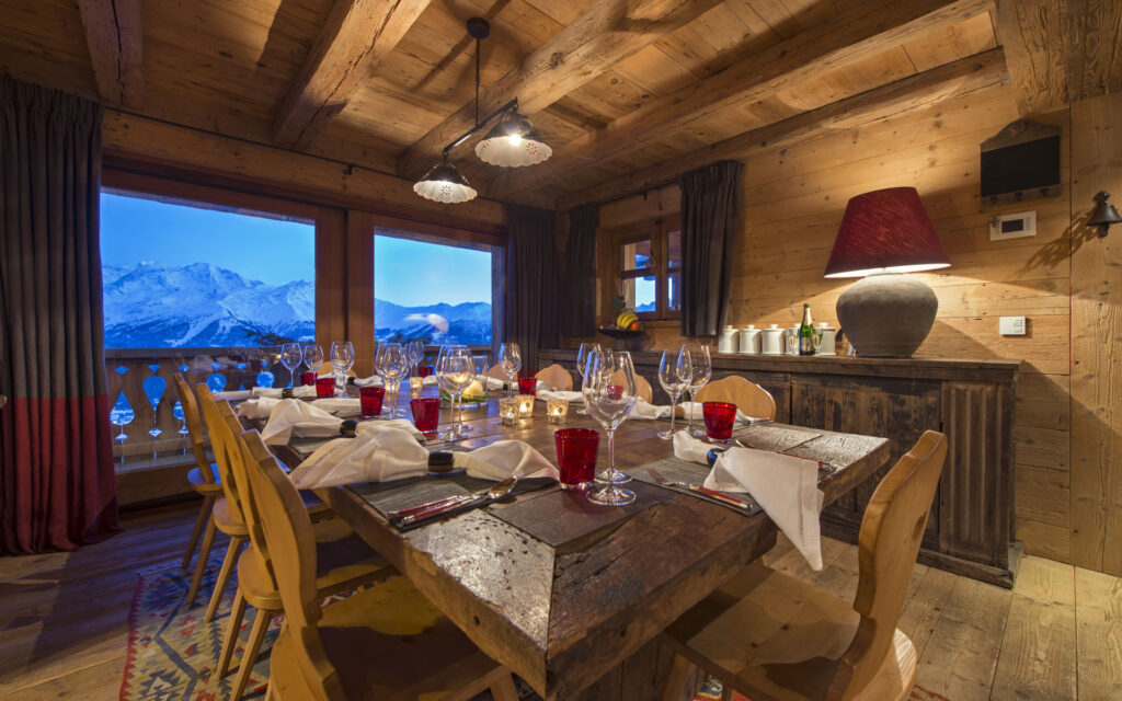 Nyumba   Dining Room