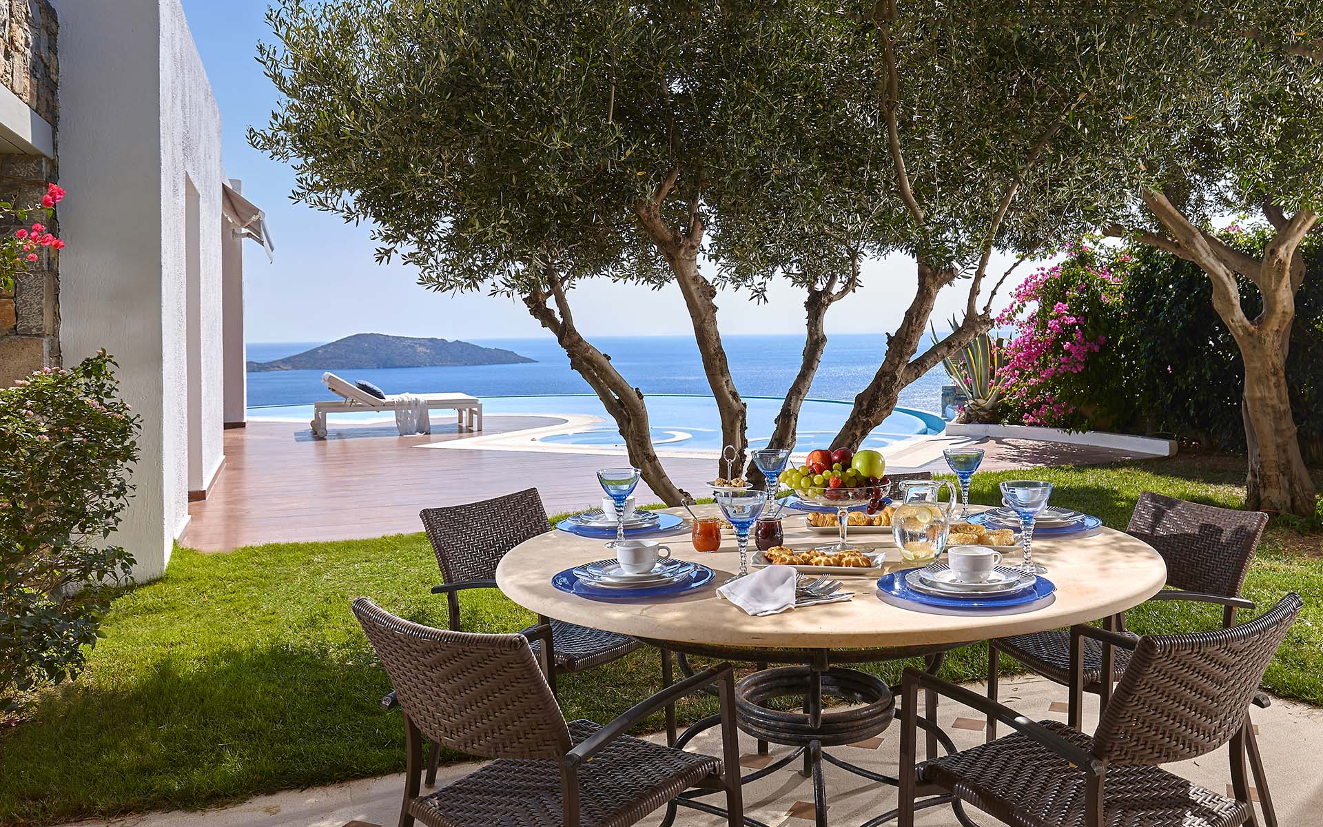 Royal Spa Pool Villa, Crete