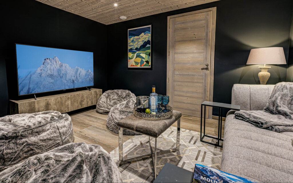 AJP7803And8more2019 07 sony day chalet Edit