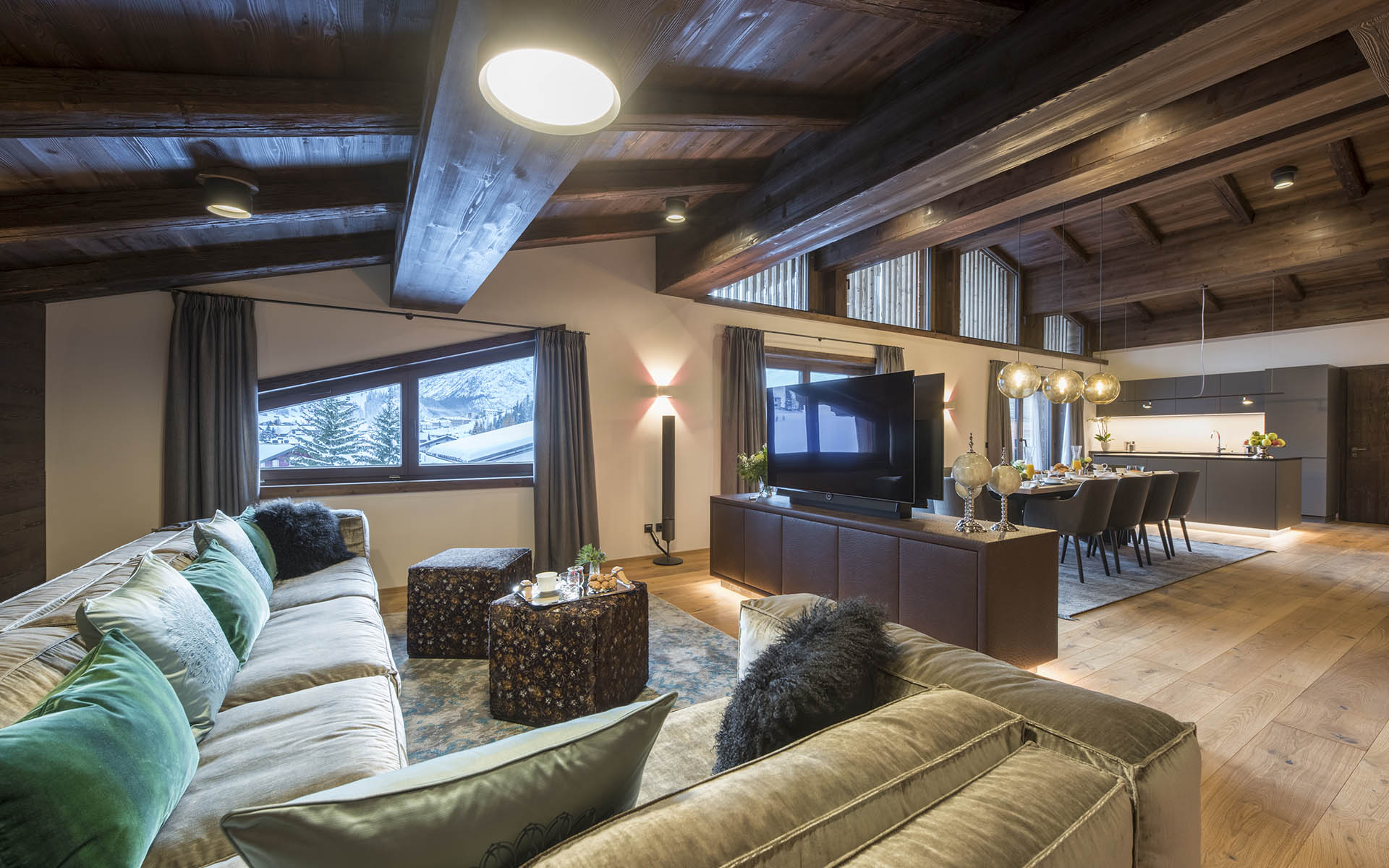Nidus Penthouse, Lech