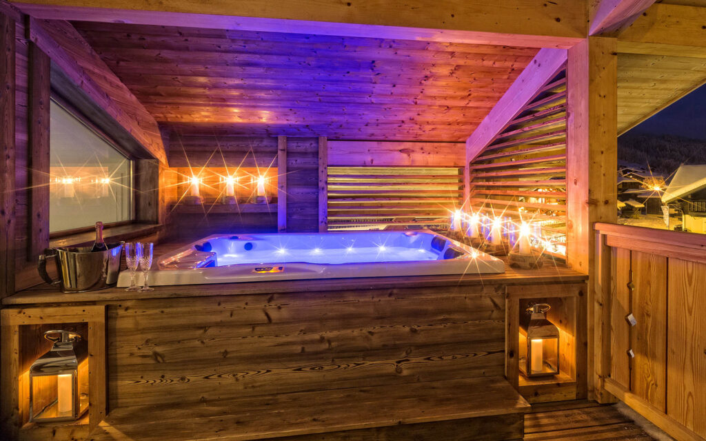 UrbanCorniche Hottub2