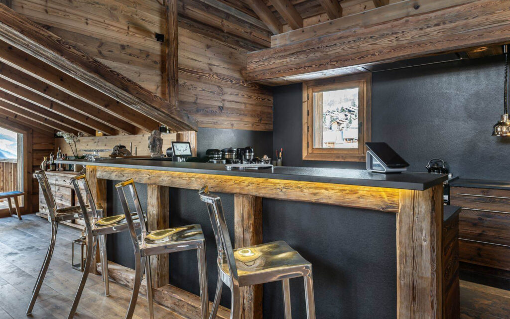 chalet pure black crystal 04 