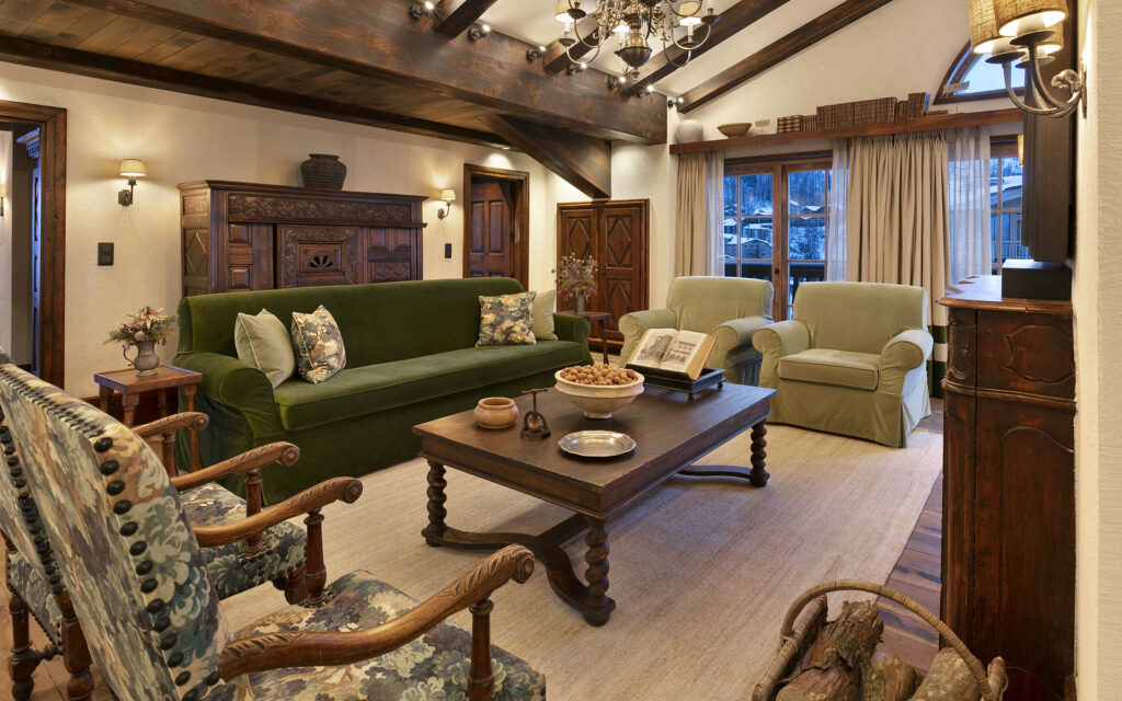 MONTMAYEUR PENTHOUSE LIVING AREA 2