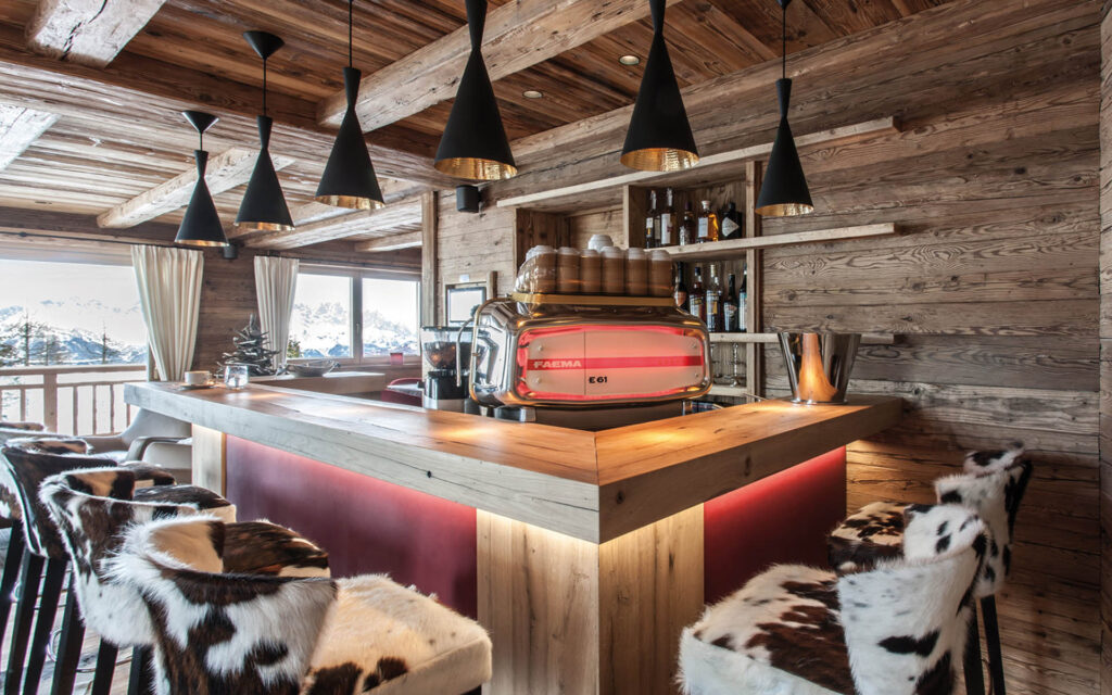 bar hahnenkamm lodge by andreas wimmer