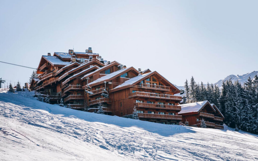 hotel le coucou hotel 100300 1600 1000 auto