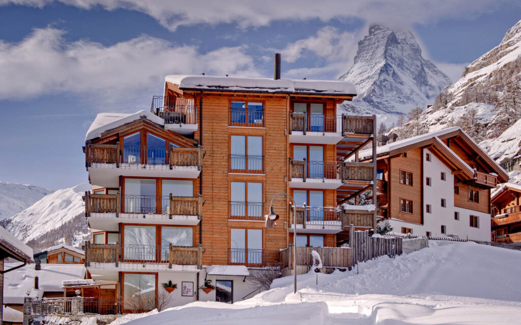 Chalet Carmen outside 1