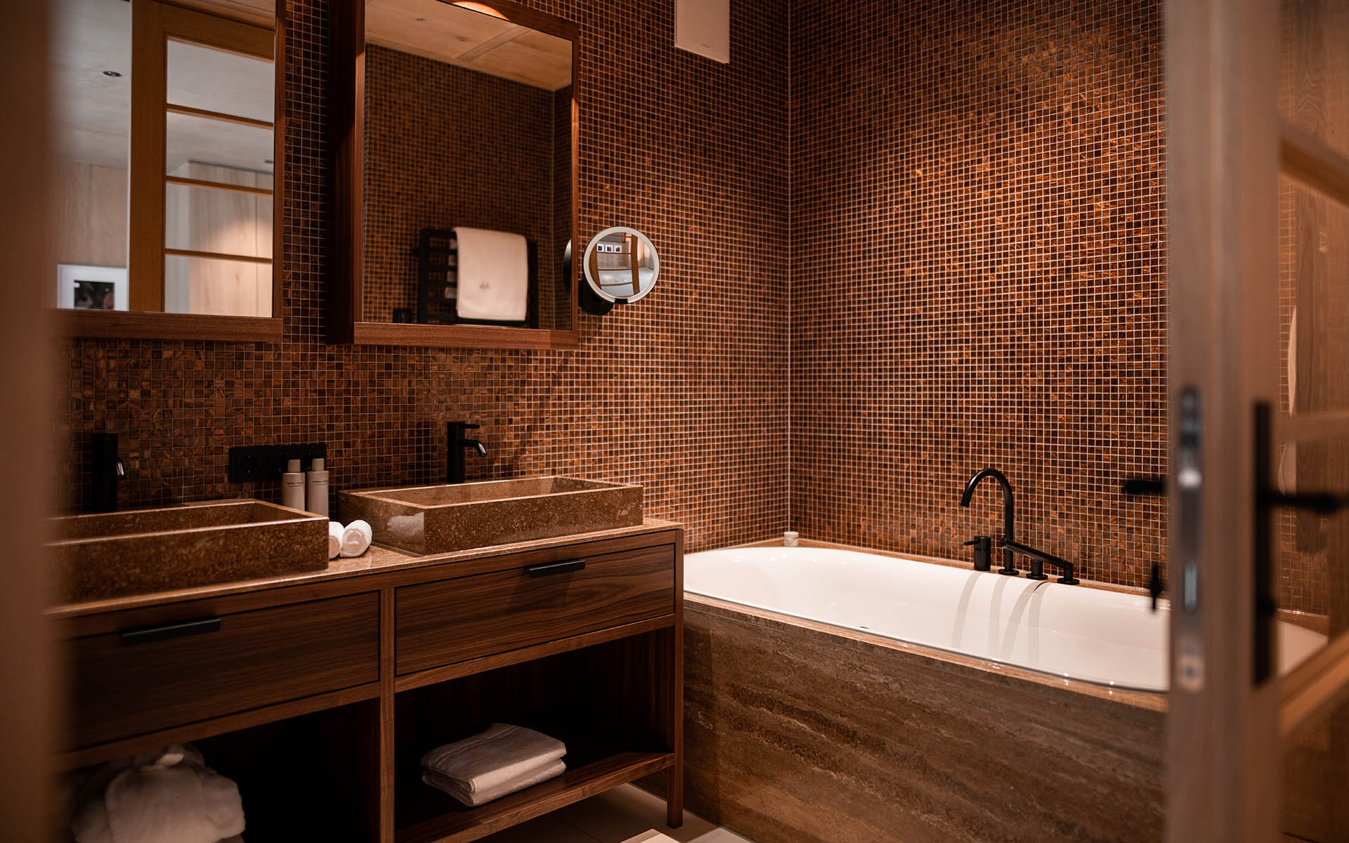 Alpine Modern Suite, Lech