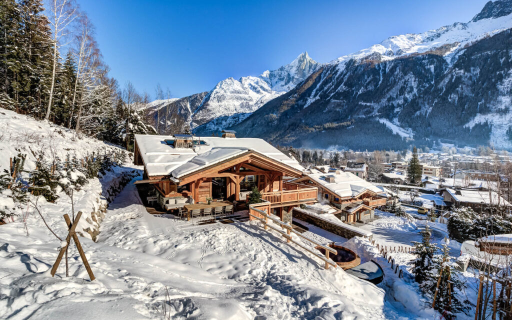 AJP8116And8more2019 12 outdoor chalet sun