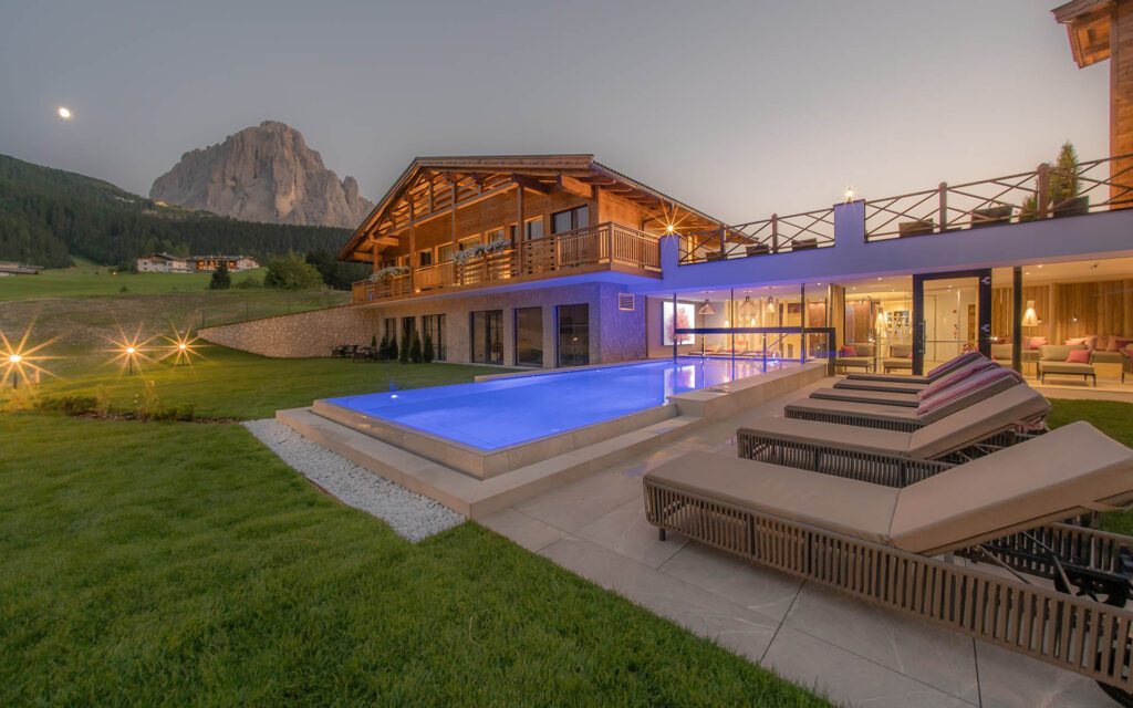 Pool and Chalet Sellaronda