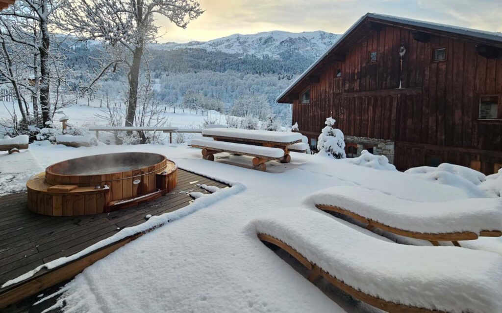 Le Chalet des Amis Luxury Ski Chalet Méribel France 2