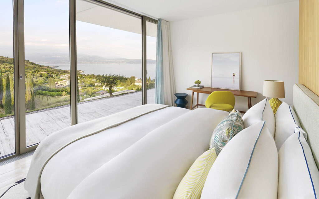 Sphere Ovest Guest Room 001