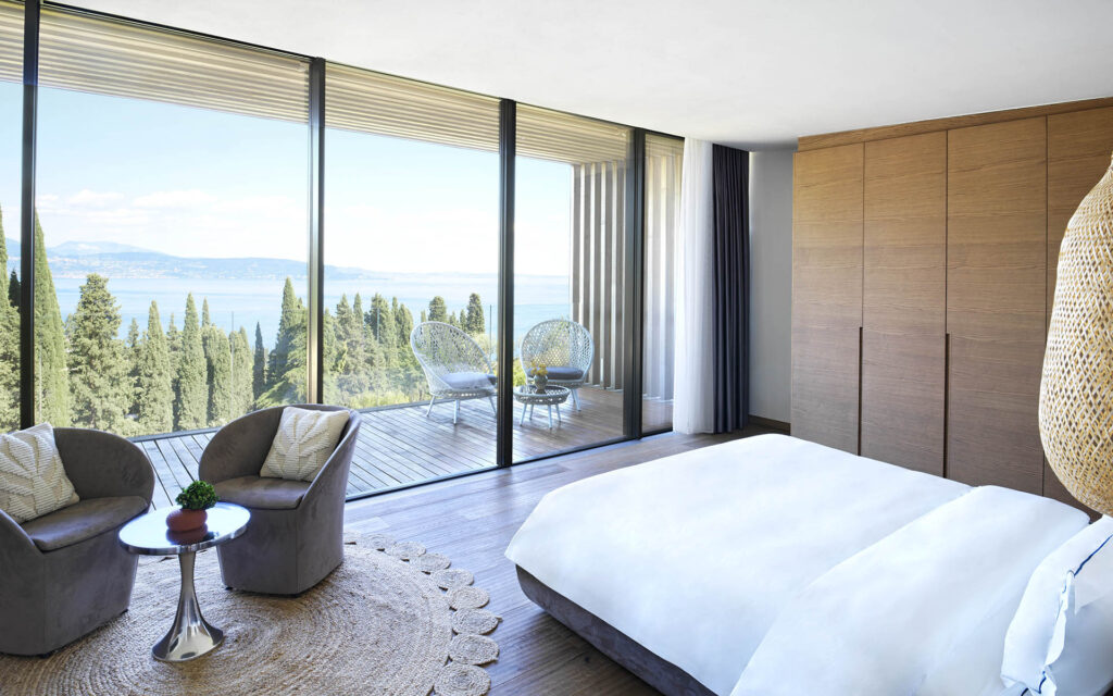 Landmark Apartment 3 luxury villa Lake Garda Master Bedroom