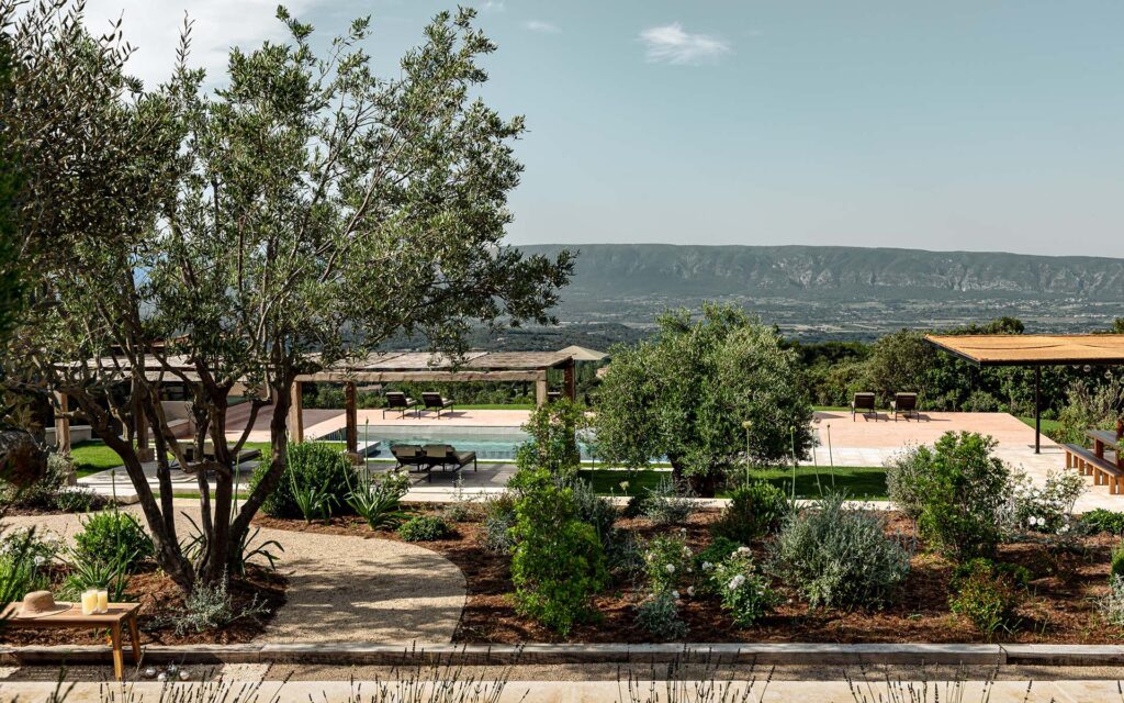 Les Hauts de Gordes Luxury Summer Villa Provence France 13