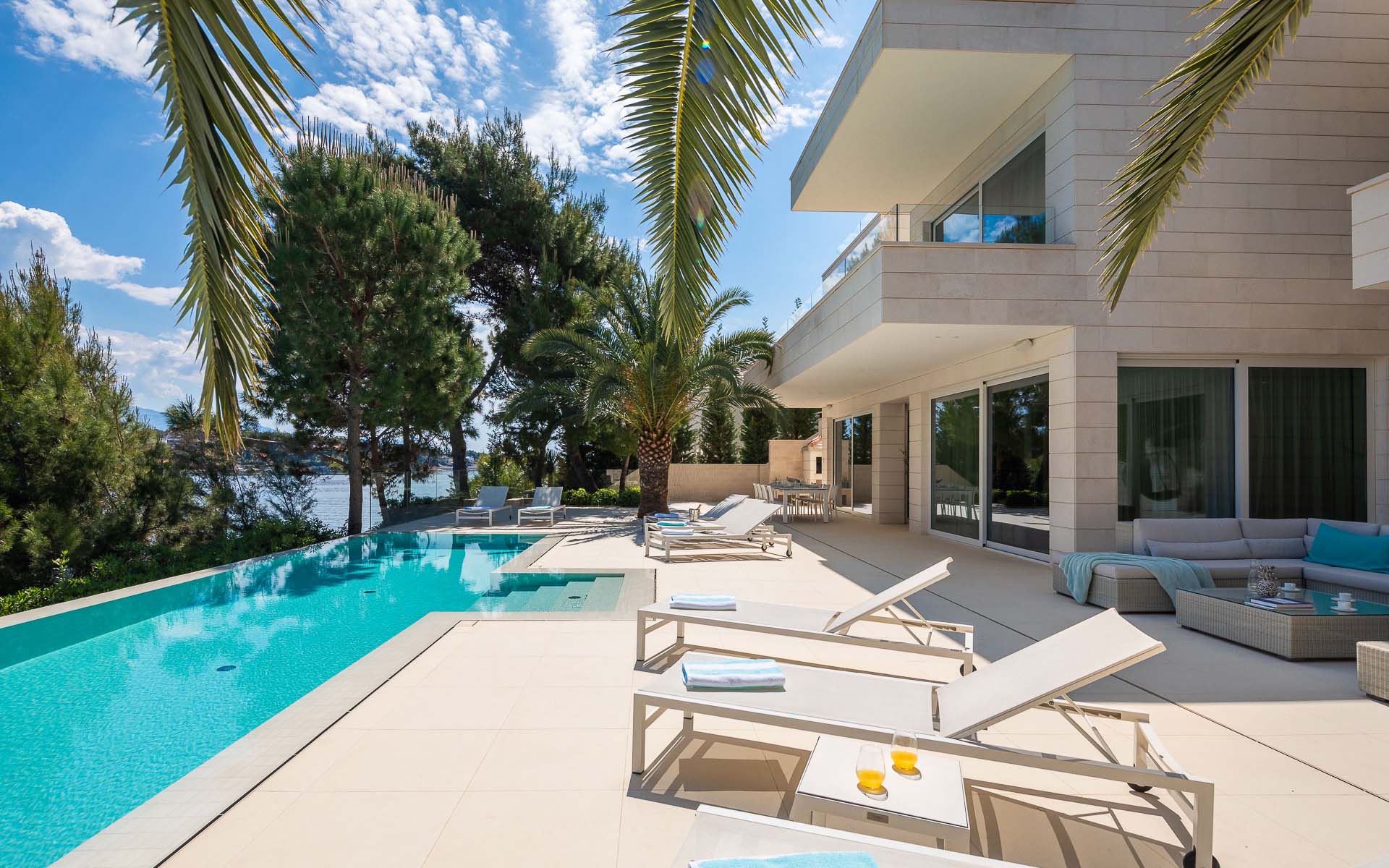Villa Mila, Brač