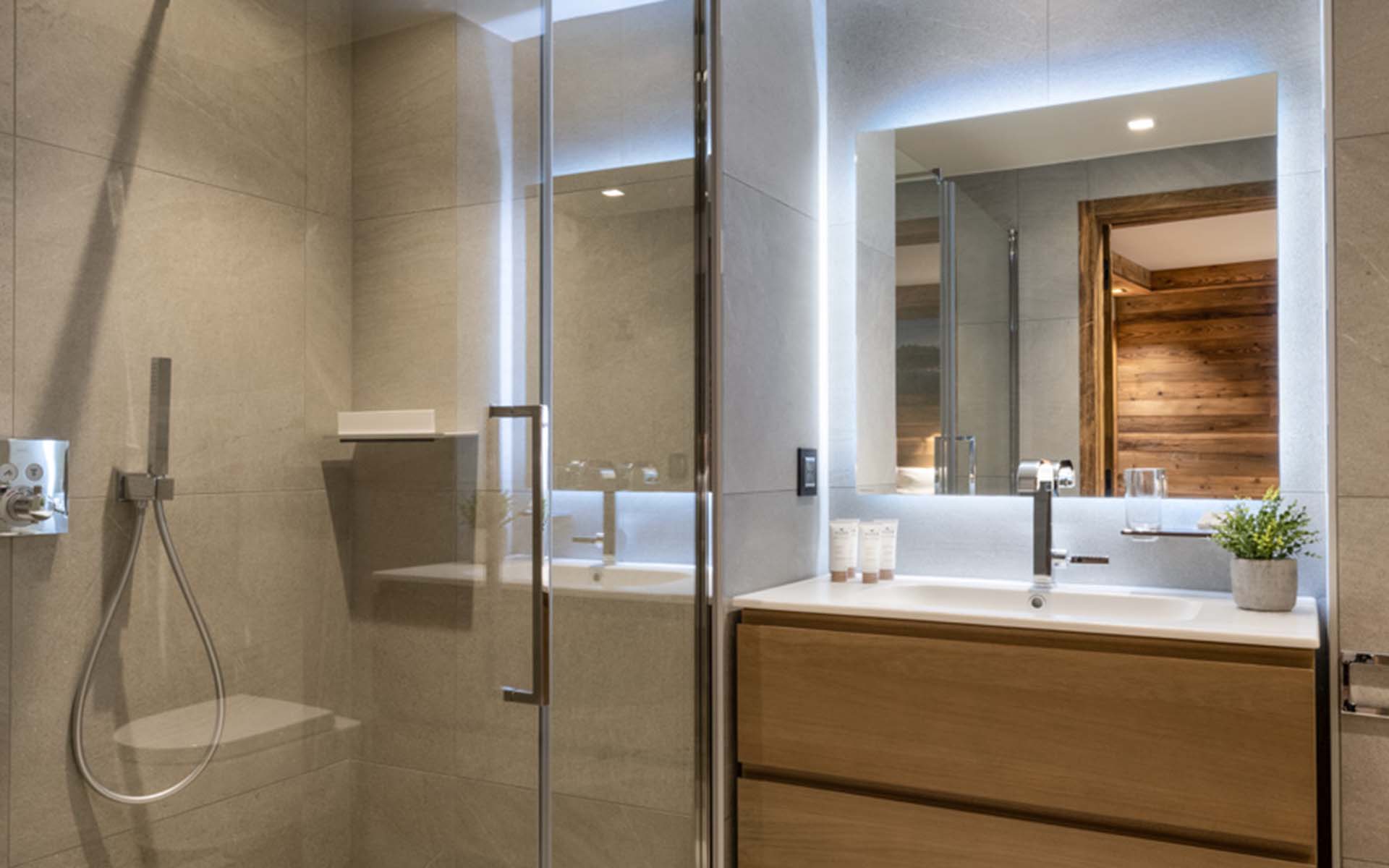 Vail Lodge Apartment A12,  Val d’Isère