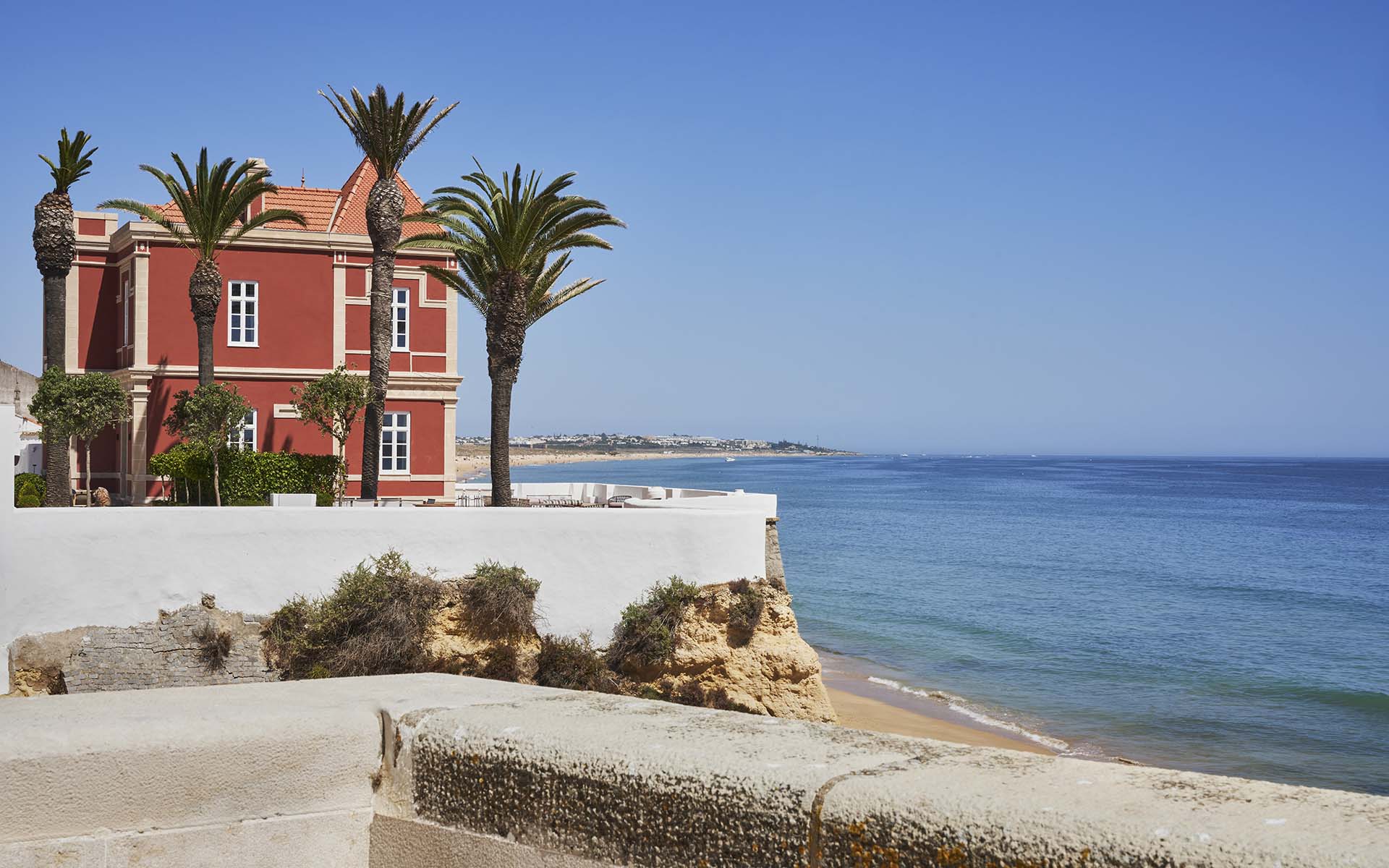 Red Chalet, Algarve