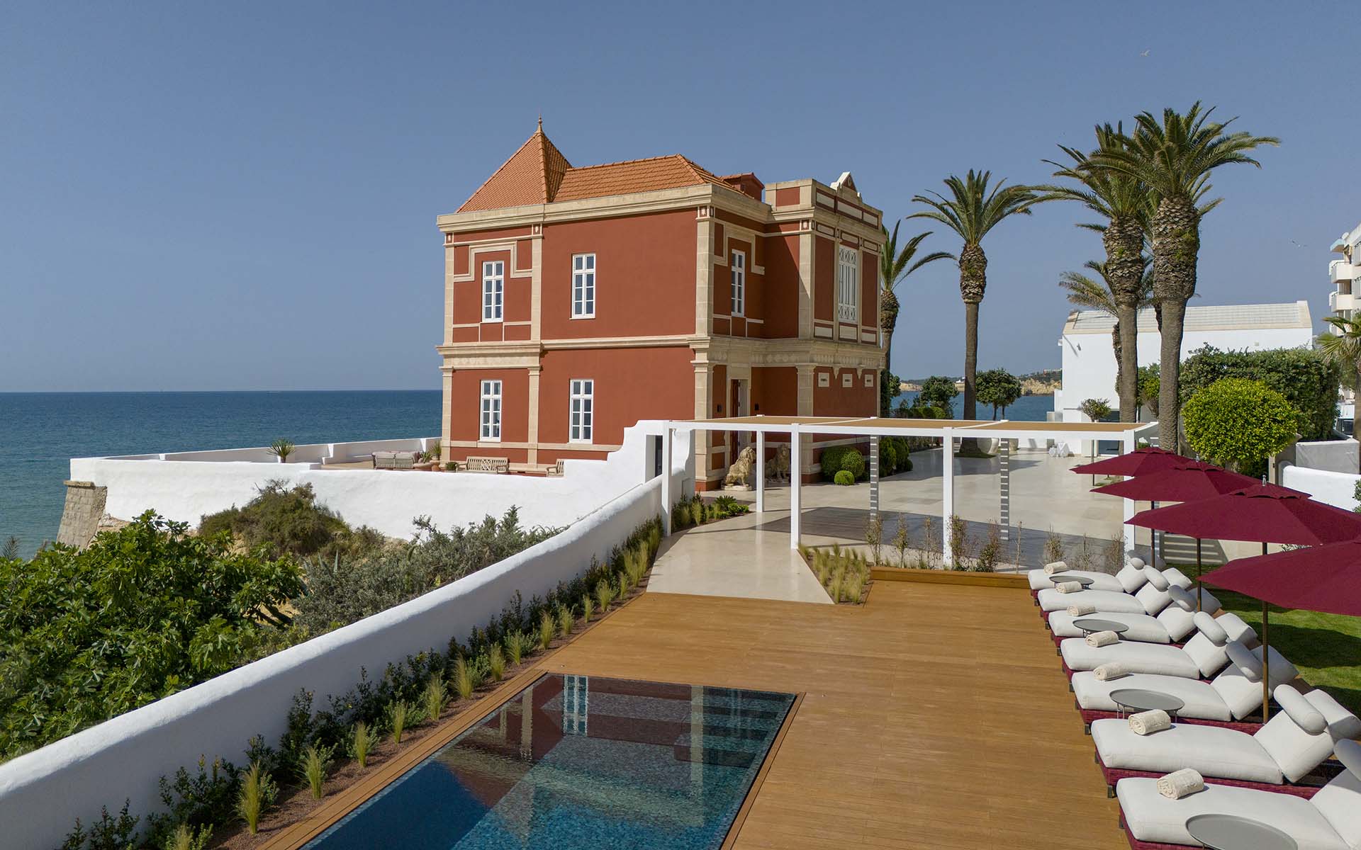 Red Chalet, Algarve