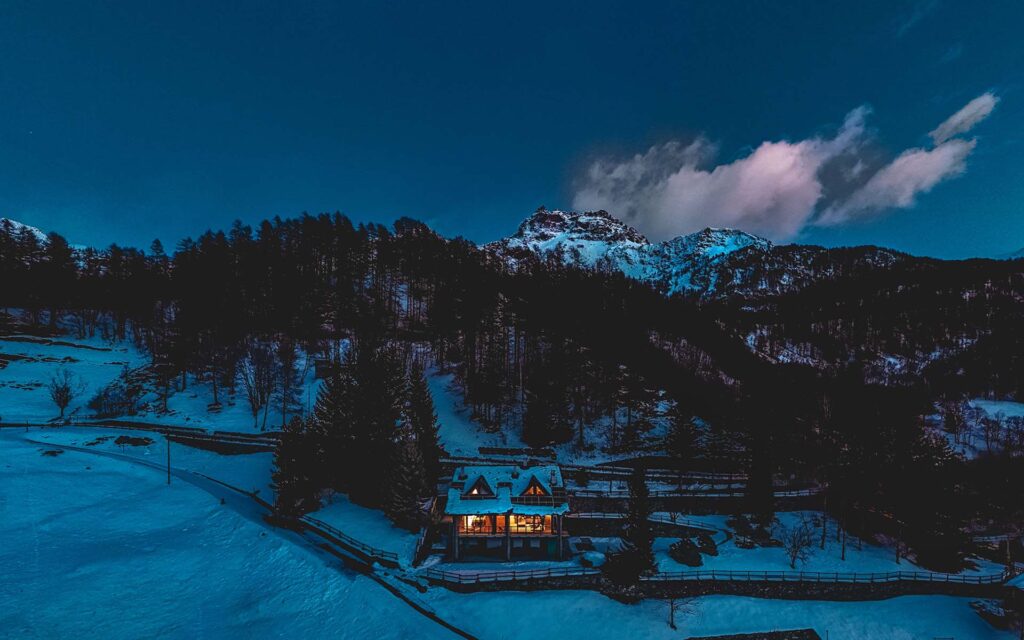 Chalet Snostorm Luxury Ski Chalet Cervinia Italy 12