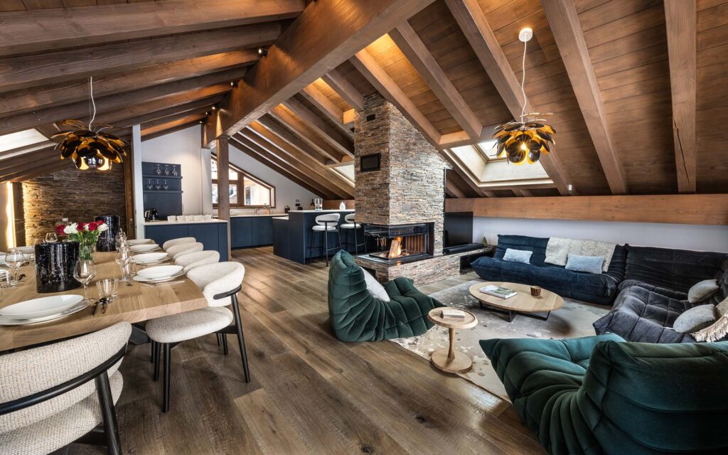 Falcon Lodge