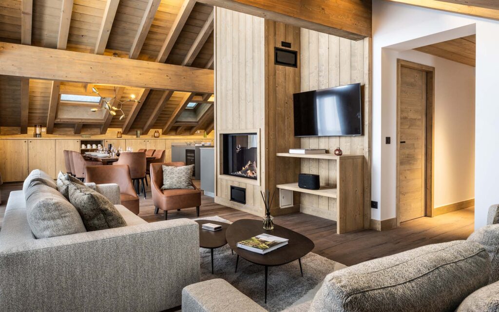 Falcon Lodge