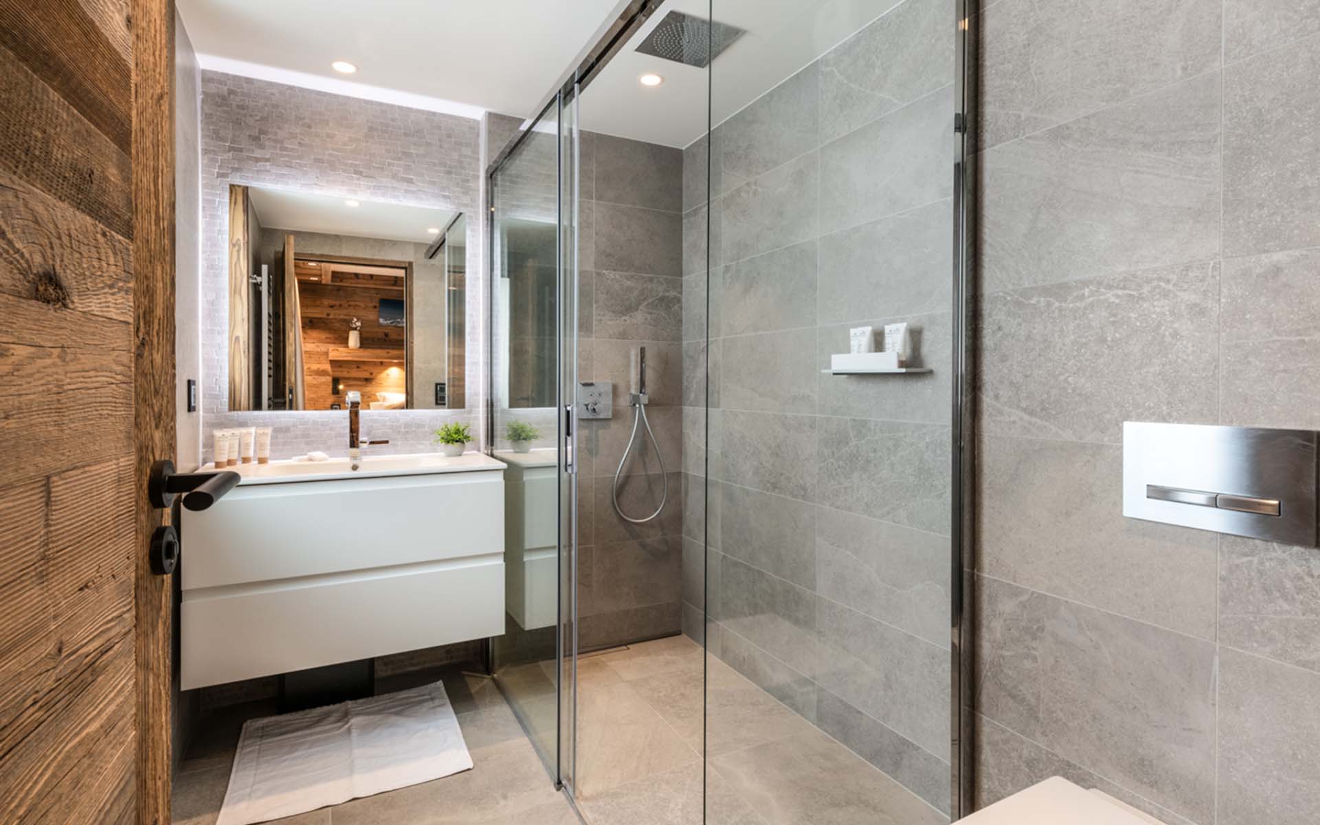 Vail Lodge Apartment B12, Val d’Isère