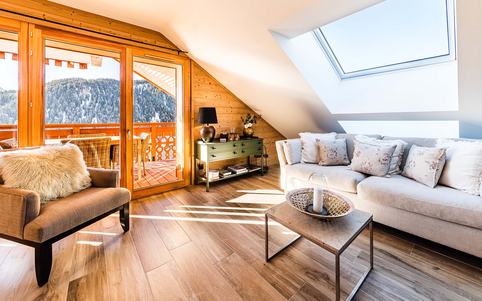 Apartment No. 10, Châtel
