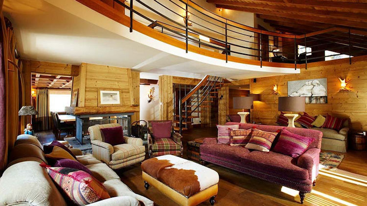 Luxury travel magazine press photo 1