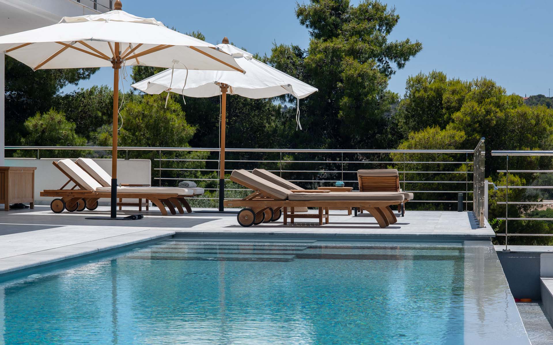 Kilada on the Rocks, Porto Heli