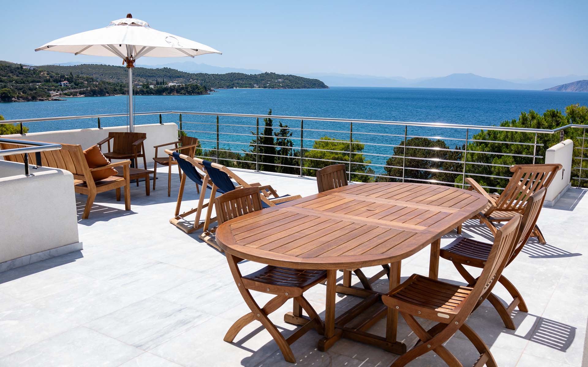 Kilada on the Rocks, Porto Heli