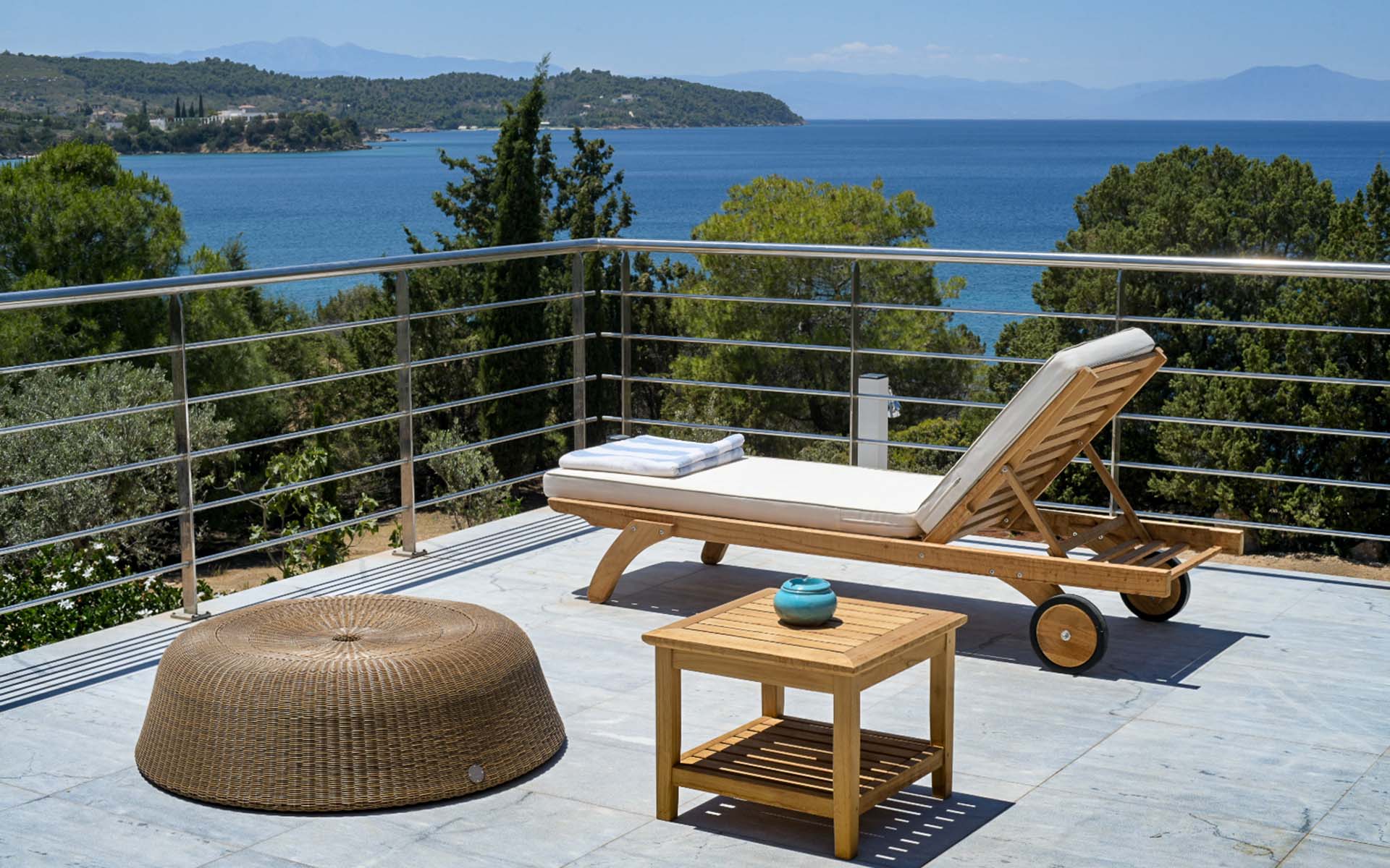 Kilada on the Rocks, Porto Heli